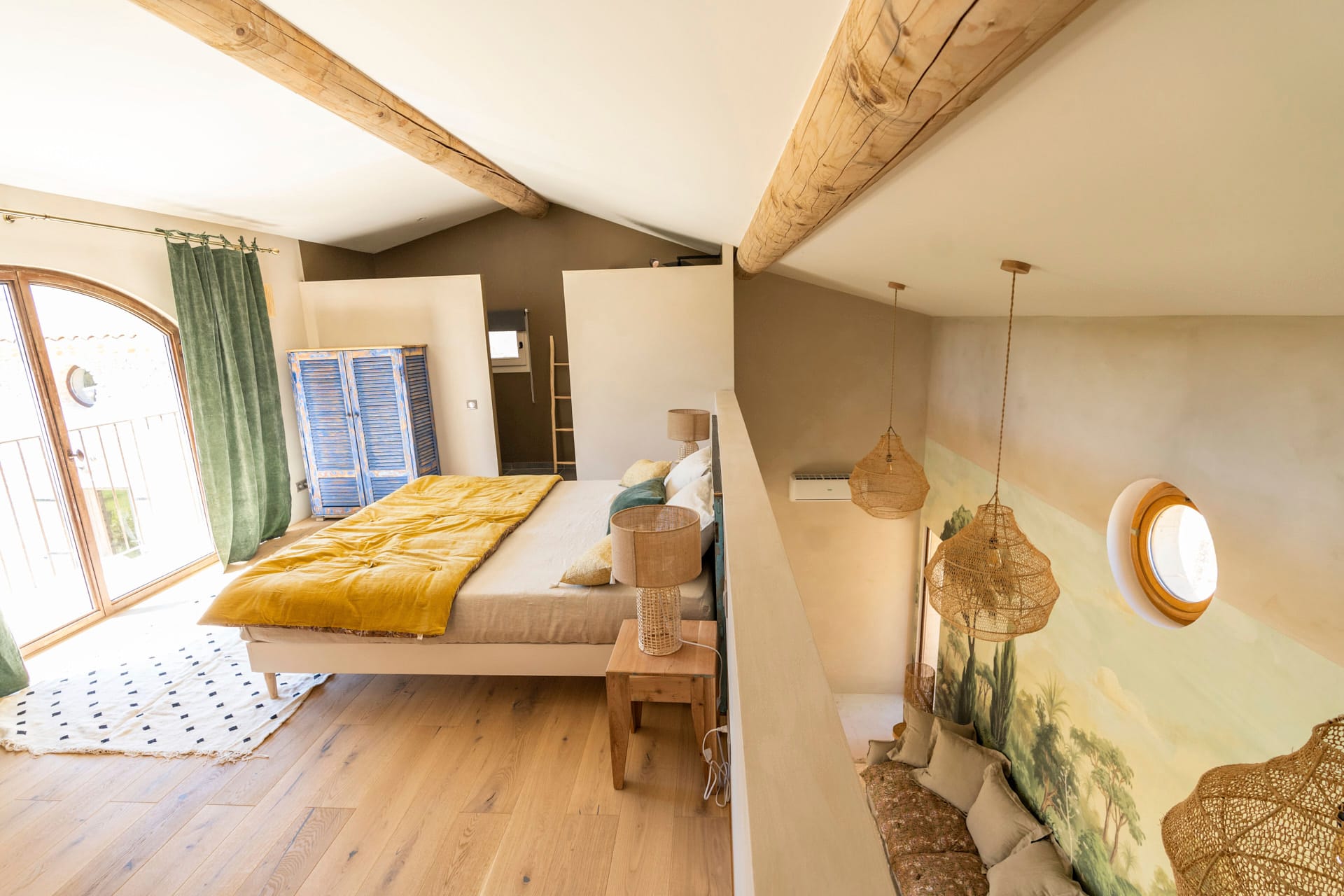 Appartement Cerisier, hébergement de luxe en location au Domaine d'Égenia, hébergement de luxe en Provence, Luberon