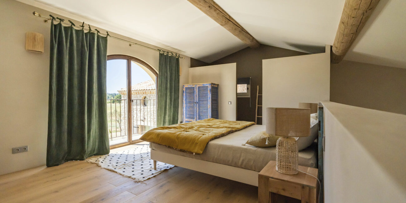 Appartement Cerisier, hébergement de luxe en location au Domaine d'Égenia, hébergement de luxe en Provence, Luberon