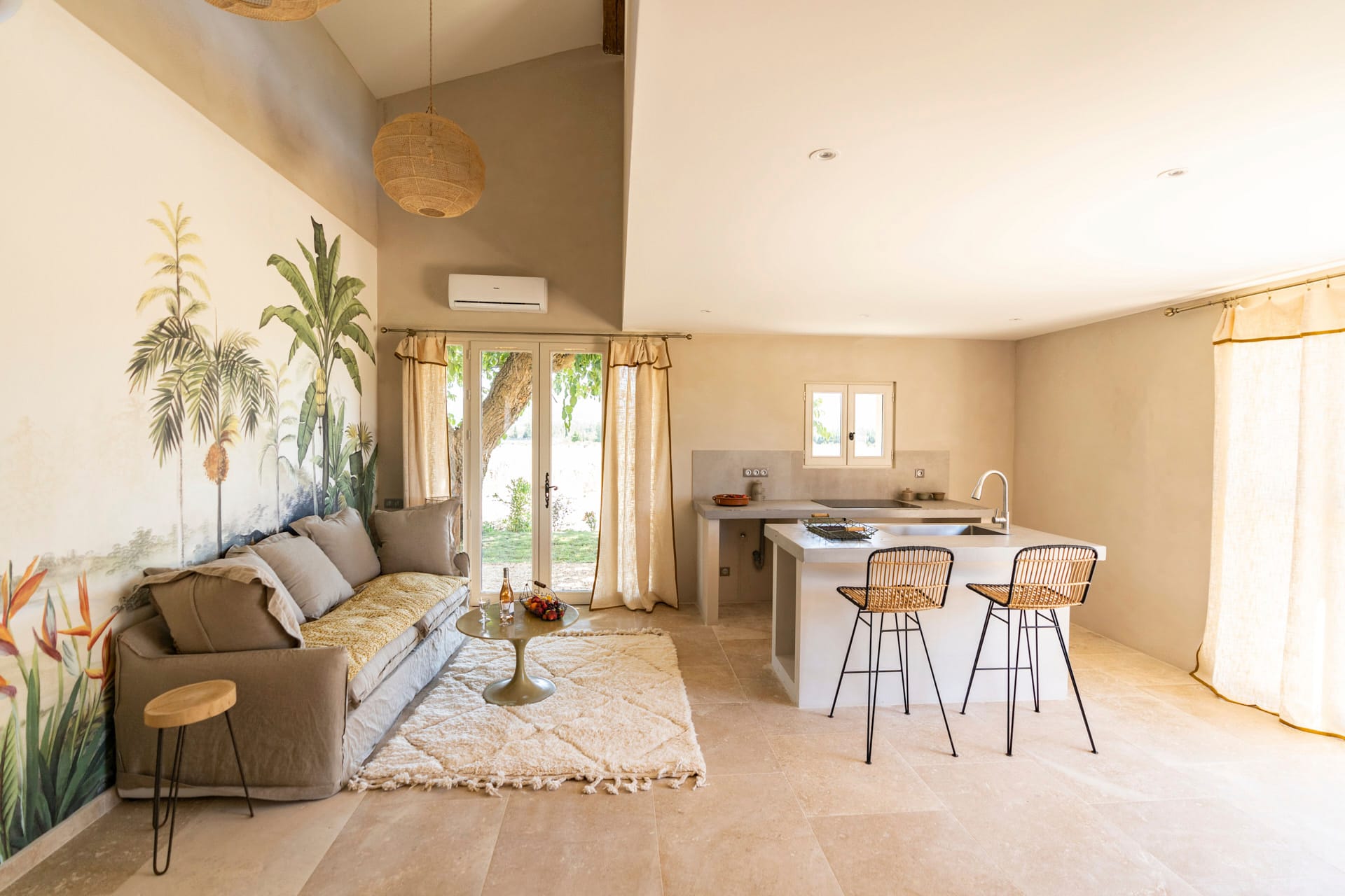 Appartement Mûrier, hébergement de luxe en location au Domaine d'Égenia, hébergement de luxe en Provence, Luberon