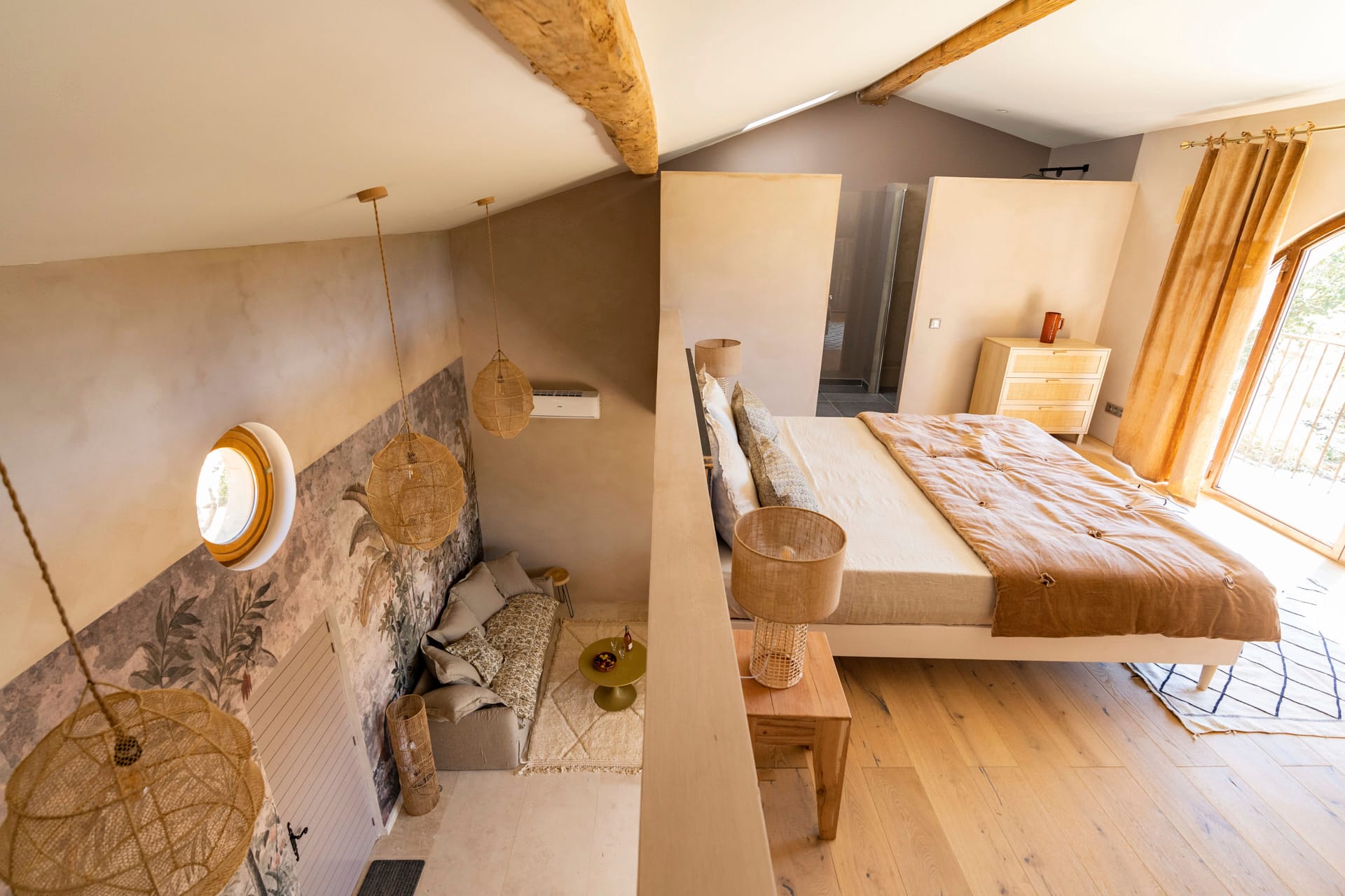 Appartement Rosier, hébergement de luxe en location au Domaine d'Égenia, hébergement de luxe en Provence, Luberon