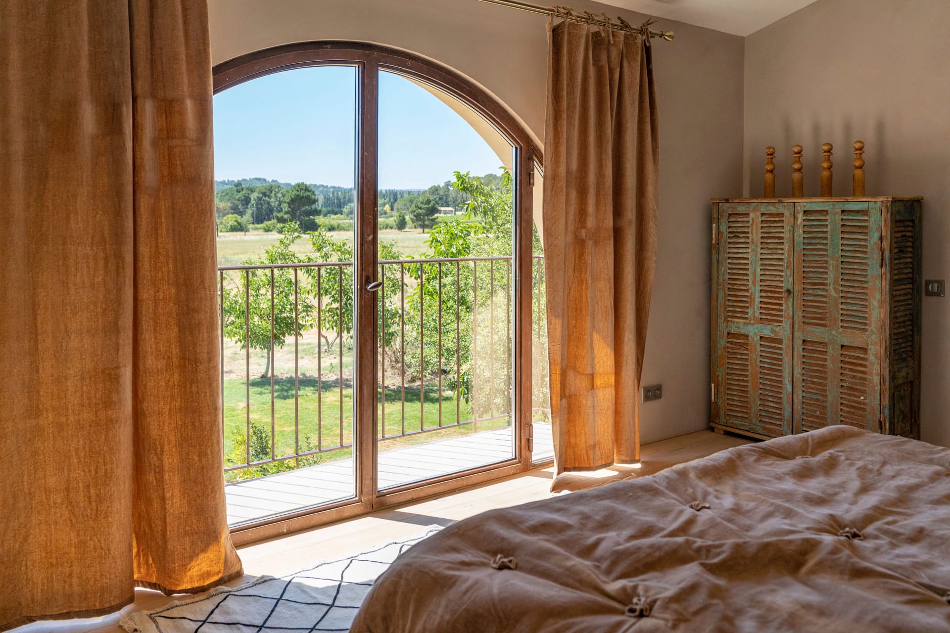 Appartement Rosier, hébergement de luxe en location au Domaine d'Égenia, hébergement de luxe en Provence, Luberon