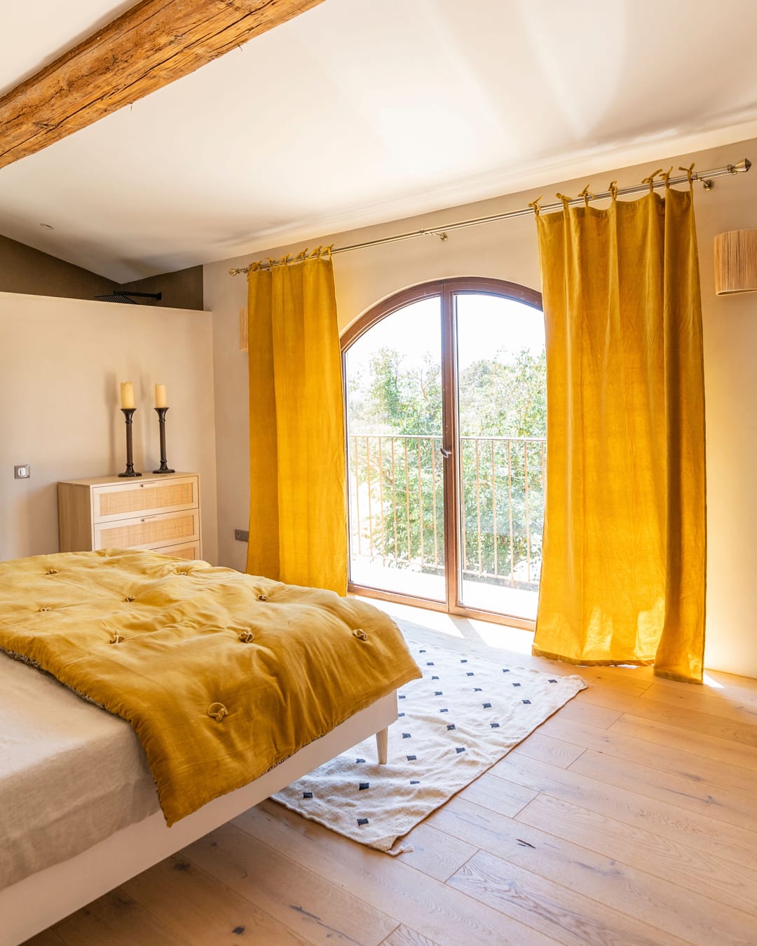 Appartement Mûrier, hébergement de luxe en location au Domaine d'Égenia, hébergement de luxe en Provence, Luberon