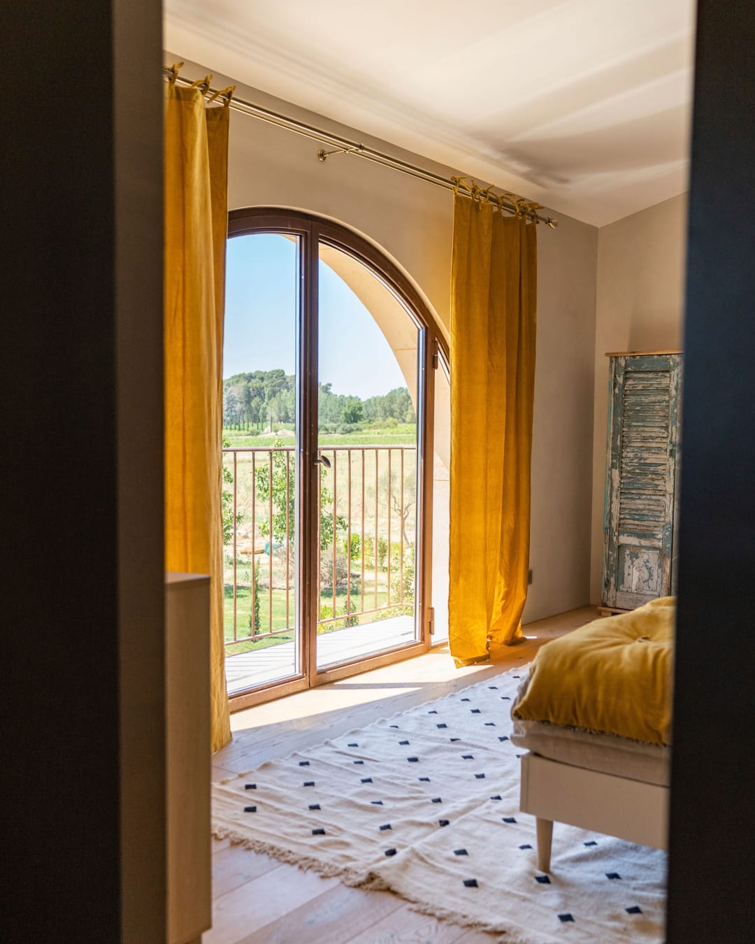 Appartement Mûrier, hébergement de luxe en location au Domaine d'Égenia, hébergement de luxe en Provence, Luberon