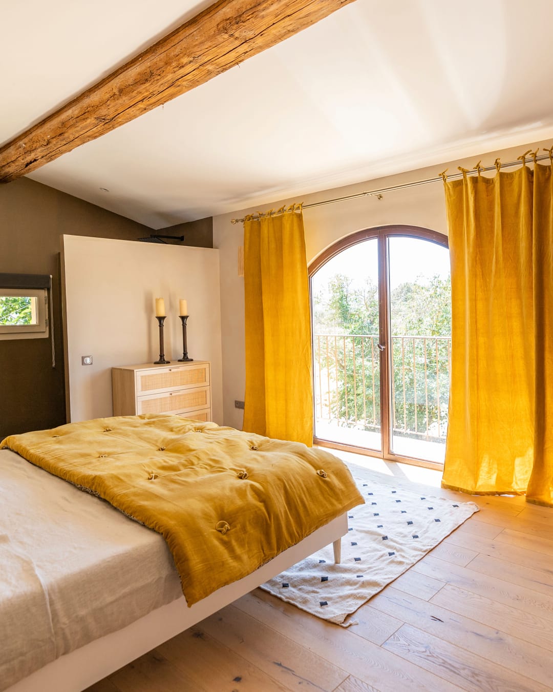 Appartement Rosier, hébergement de luxe en location au Domaine d'Égenia, hébergement de luxe en Provence, Luberon